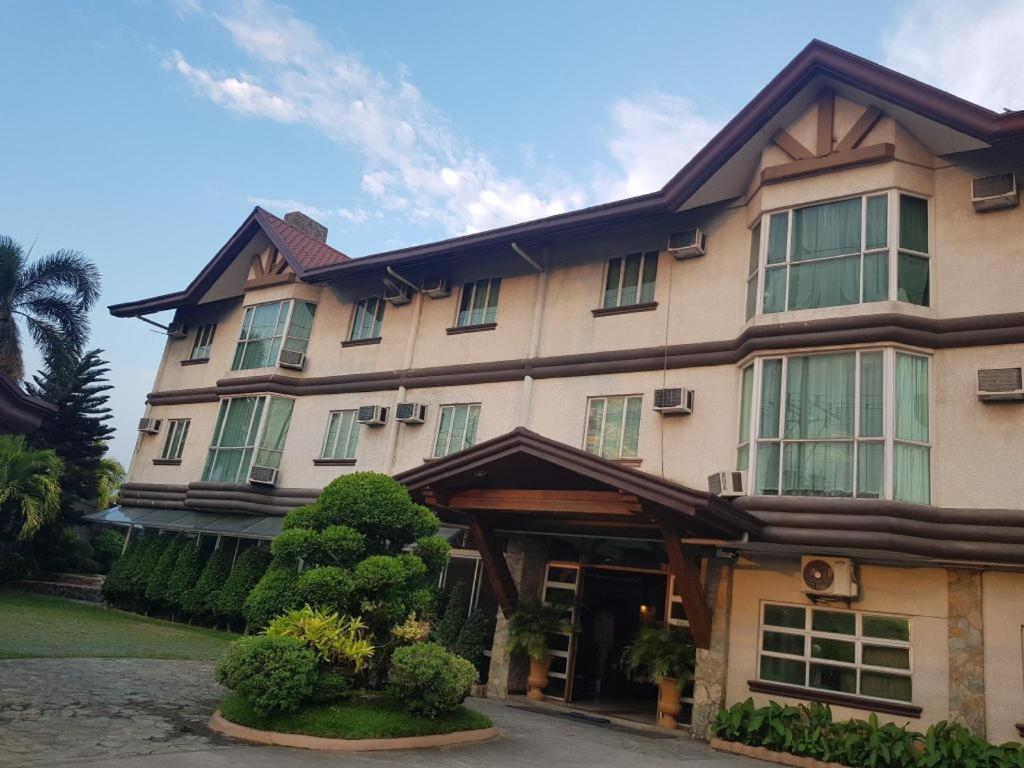 Chocolate And Berries Hotel Baliuag Kültér fotó